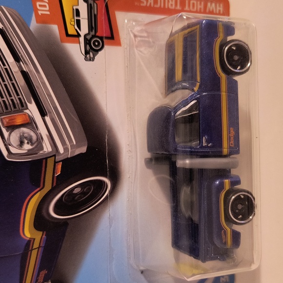 D11 Hot Wheels 1978 Dodge Lil Red Express truck with shipping protector - Picture 2 of 3